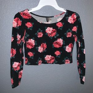 Pink/red floral crop top